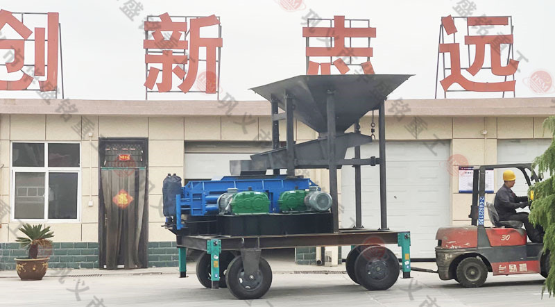 800/800型石英石制砂機(jī)時(shí)產(chǎn)量多少噸 石英石對輥制砂機(jī)怎樣選購 